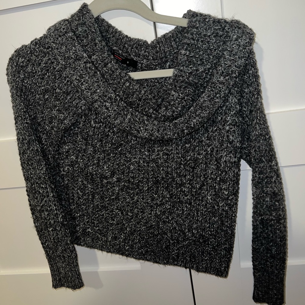 Black sweatshirt, top, warm top , s, off shoulder